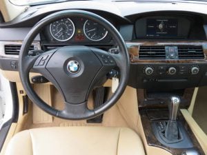 2005 BMW 525i Interior